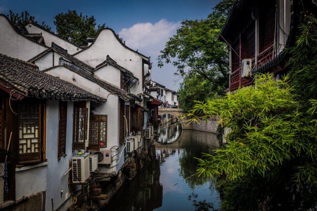 这种“蒲桃”南方才有,据说一斤要价100元,北方人想吃都买不到