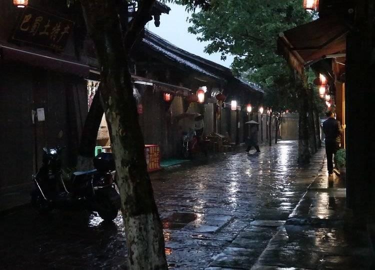 新能源汽车发展势头能否持续？有何挑战？权威解读